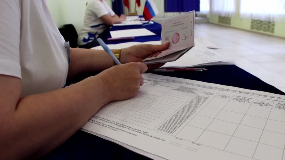 Очное предварительное голосование «Единой России» на территории Меловского района продолжается