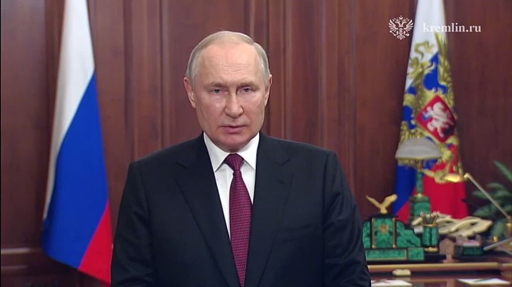 Олег Попов: Владимир Путин поздравил сотрудников и ветеранов Пограничной службы ФСБ с Днем пограничника