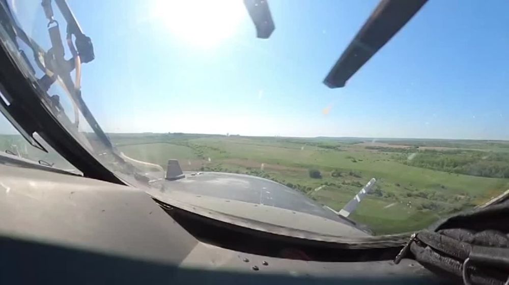 ВКС России нанесен групповой удар высокоточным оружием большой дальности воздушного базирования по средствам ПВО противника, прикрывающим объекты военной инфраструктуры Украины