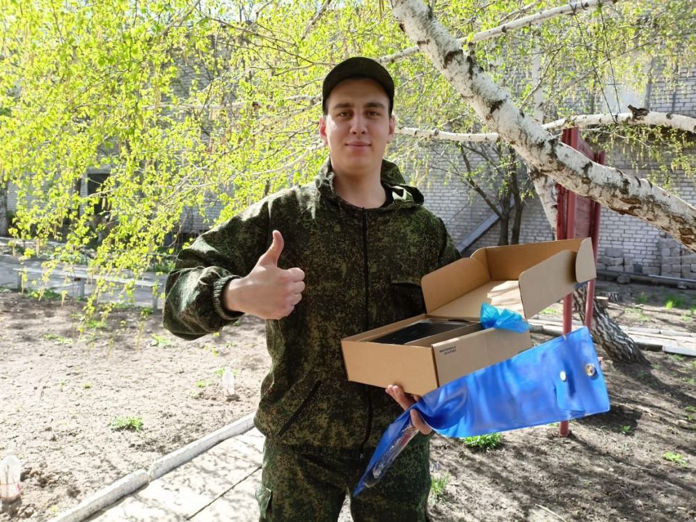 ���� ���������: ��������� ����� 16-�� ���� 4-� ������� 2-�� �� ��� �� ������������� ��������� ������� Motorola DM3601, ������� � �� ��������