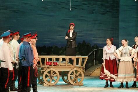 Театр на Оборонной на гастролях в пяти городах представит "Бабий бунт" и "Распятую юность"