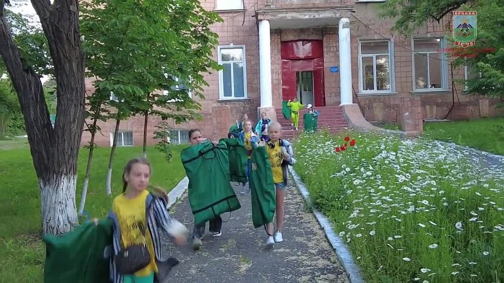 Евгений Морозов: Природа Абхазии, субтропический климат, море, горы, озеро Рица - все это уже заждалось брянковскую детвору