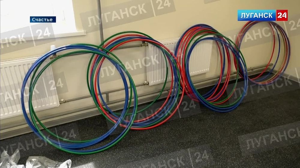 В городе Счастье восстановили разрушенный боевиками ВФУ спорткомплекс многопрофильного колледжа