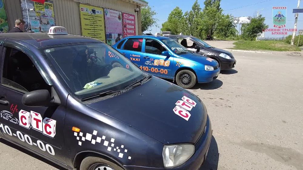 Евгений Морозов: Украсили триколорами свои транспортные средства и перевозчики города Брянки