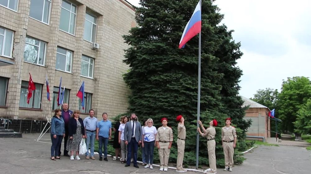 День России – это праздник свободы, гражданского мира и доброго согласия всех людей на основе закона и справедливости
