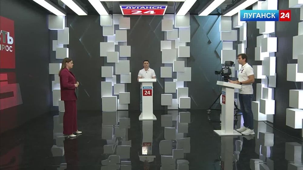 Председатель Молодёжного парламента ЛНР Андрей Самойлов в эфире программы «Есть Vопрос» на телеканале «Луганск 24» рассказал о значении Дня России для жителей Донбасса, а также подчеркнул, что вместе можно преодолеть любые трудности и испытания