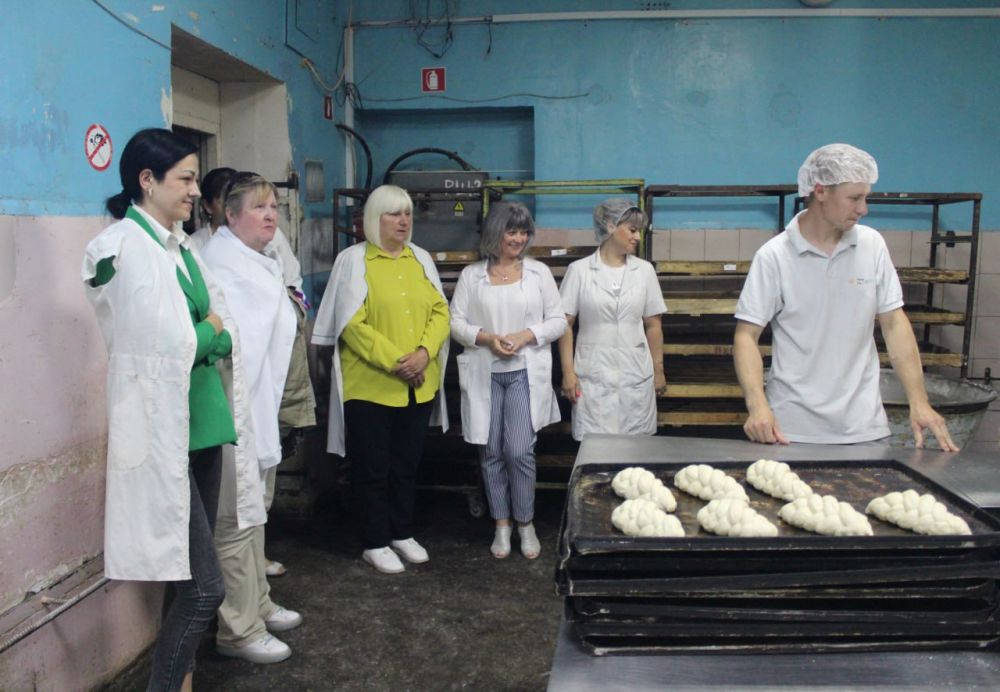 Светлана Гизай: В городе Зимогорье встретилась с коллективом местной хлебопекарни ЧП «Ивченко О.Н.»