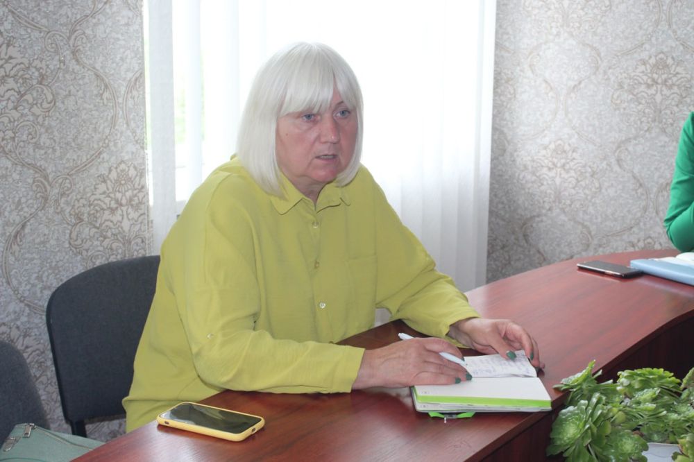 Светлана Гизай: В городе Зимогорье Славяносербского района 14 июня провела личный прием граждан