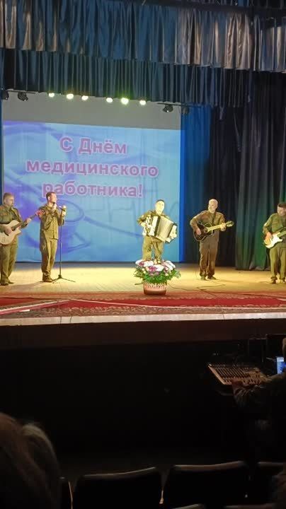 Ежегодно в третье воскресенье июня в России по многолетней традиции отмечают День медицинского работника