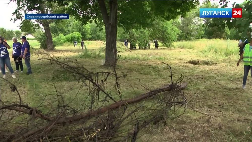 В Зимогорье Славяносербского района очистили берега Луганки