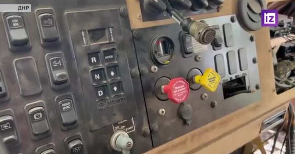 Американский бронеавтомобиль Oshkosh подорвался на мине и стал трофеем