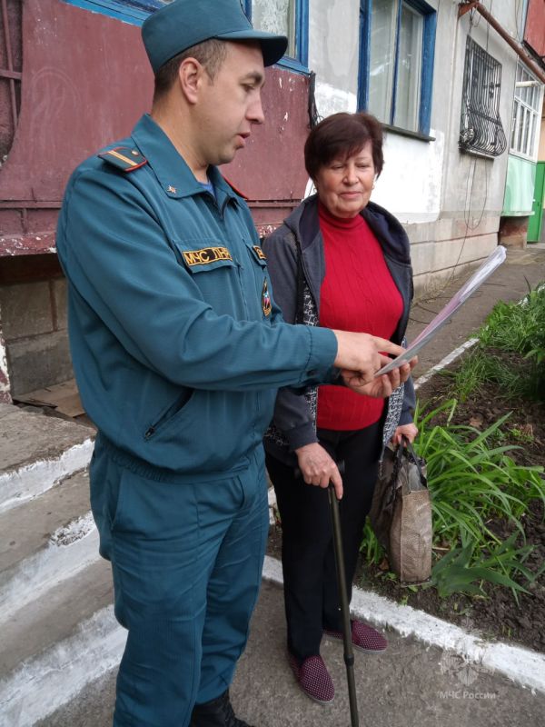 В Славяносербском муниципальном округе продолжается активная профилактическая работа с наиболее уязвимыми слоями населения