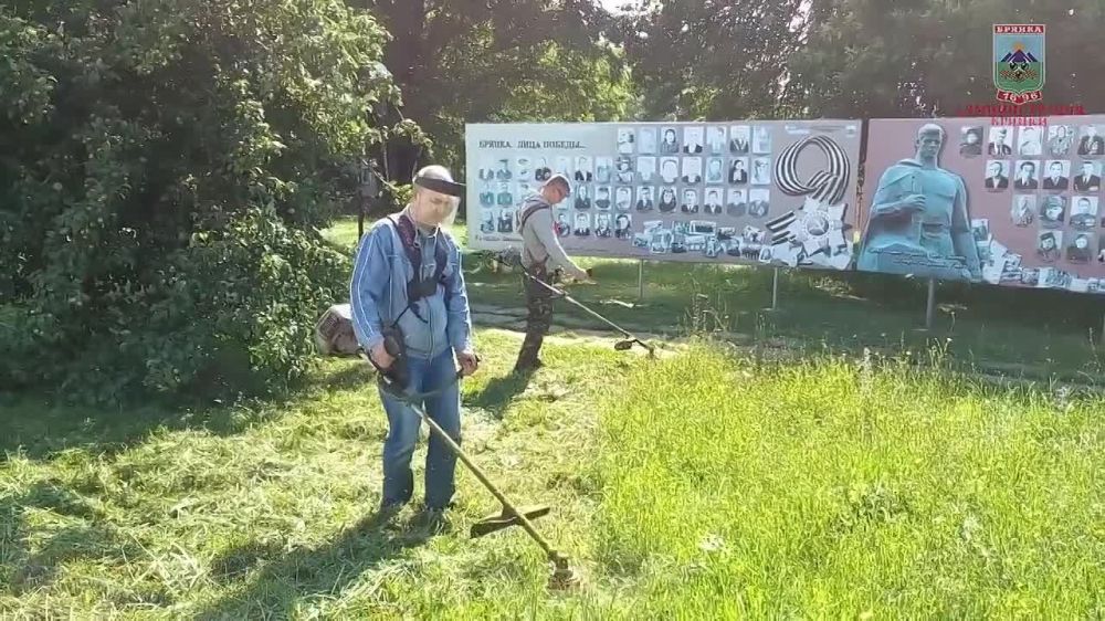 Евгений Морозов: Трудовой десант активистов Брянковского местного отделения партии "Единая Россия" продолжает свою работу