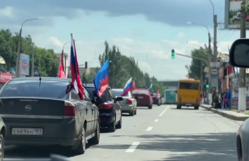 В День ветеранов боевых действий в ЛНР прошел автопробег