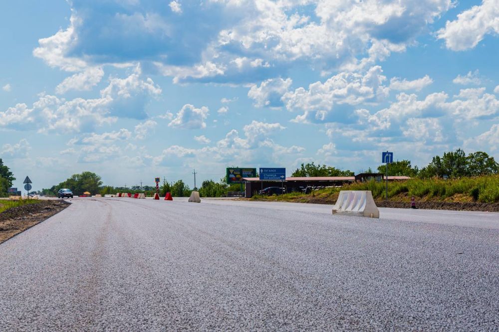 В ЛНР в этом году восстановят более 180 км дорог и 14 искусственных сооружений