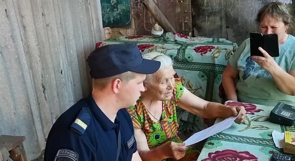 Паспорт гражданина Российской Федерации получили 27 маломобильных жителей населенного пункта Зимогорье