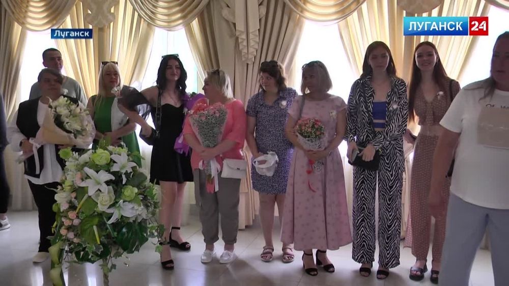 День семьи, любви и верности – особенный день для супружеских пар, а для некоторых и долгожданное событие