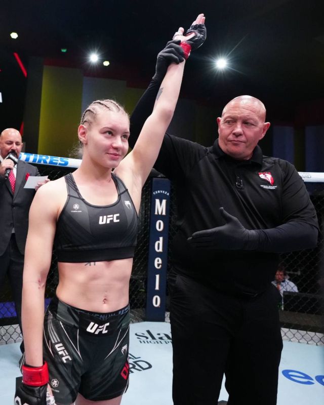 UFCVegas77: �������� �������� (7-0) ���������� ������ ��� � ���������� ����������� ��������