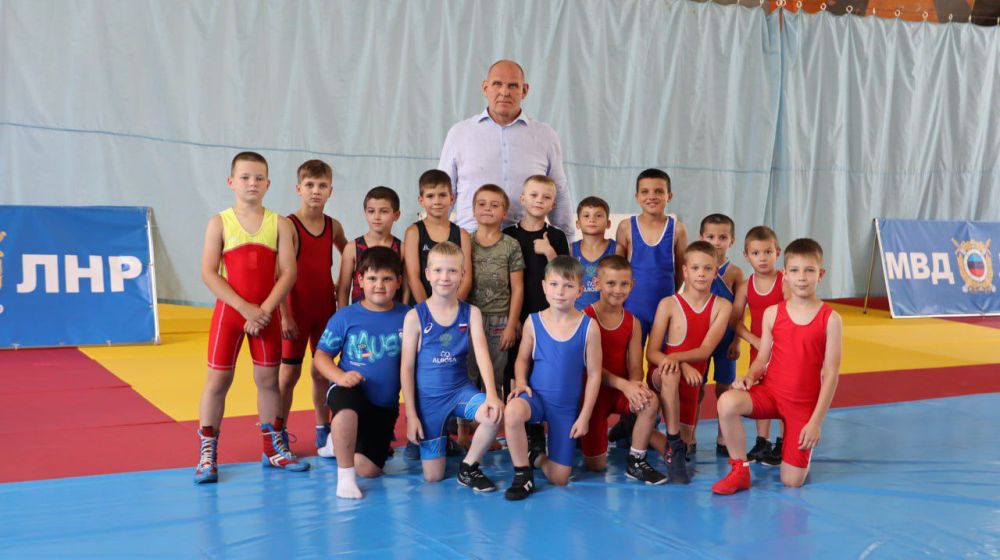 Александр Карелин встретился с юными спортсменами ЛНР. Сенатор, трёхкратный победитель олимпийских игр и многократный...