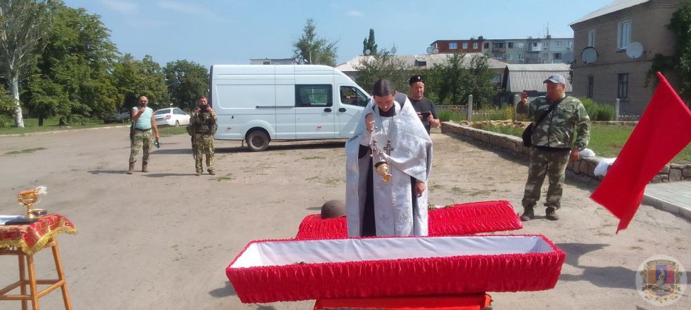 В ЛНР перезахоронили останки воинов Великой Отечественной войны