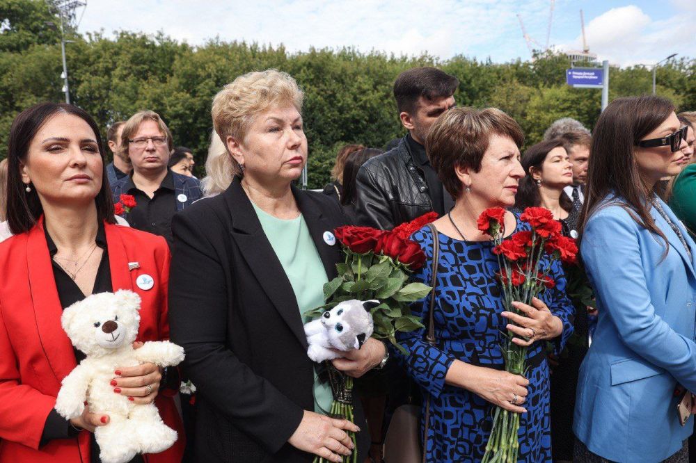 Ольга Бас: Сегодня на площади Донецкой Народной Республики в Москве состоялся митинг-реквием памяти погибших детей Донбасса