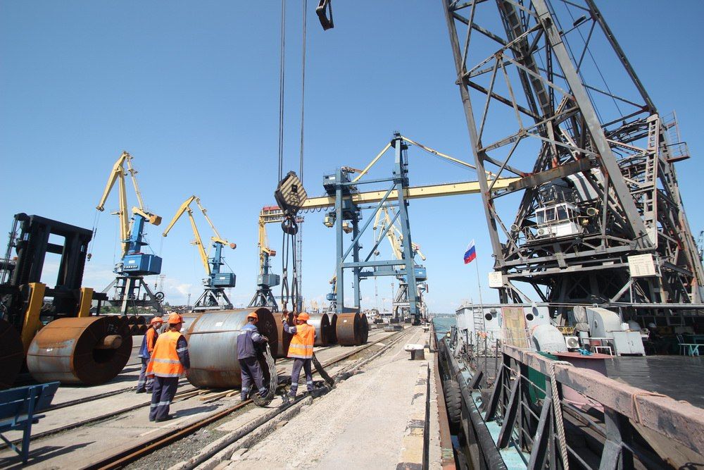 Марат Хуснуллин: Из порта Мариуполя отправлена первая партия продукции металлургических предприятий Донецкой и Луганской