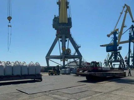 Марат Хуснуллин: Из порта Мариуполя отправлена первая партия продукции металлургических предприятий Донецкой и Луганской