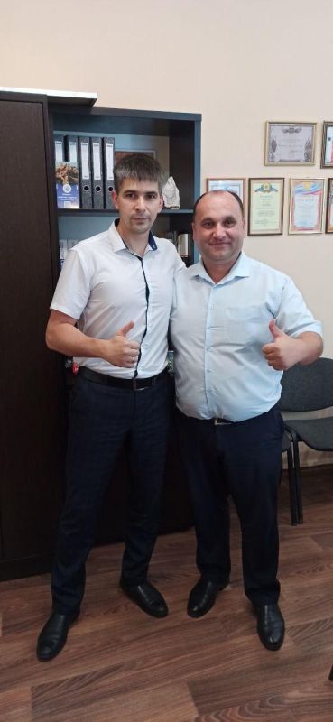 Исполняющий обязанности Министра спорта ЛНР Олег Шеренешев провел встречу с первым заместителем главы администрации Вейделевского района (Белгородская область), секретарем Совета безопасности района – Владимиром Таранцовым