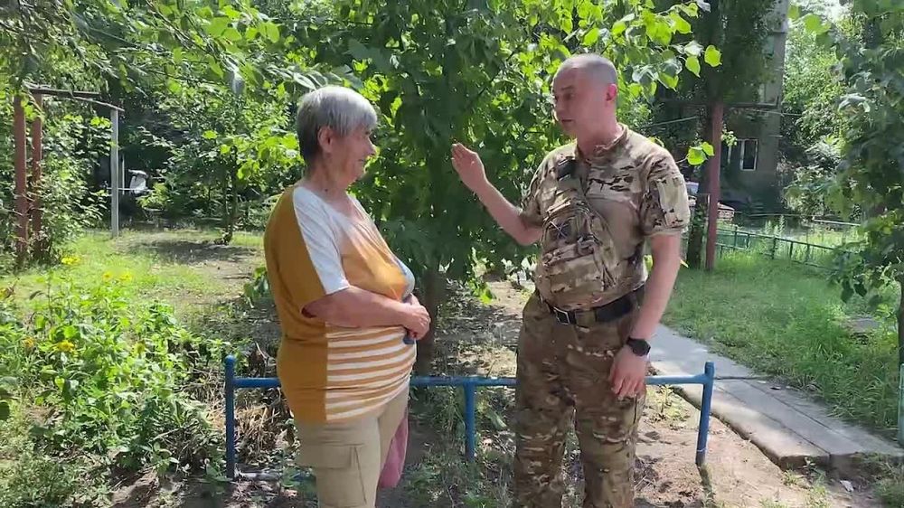 Полицейские провели выездной приём граждан в городе Счастье Луганской Народной Республики