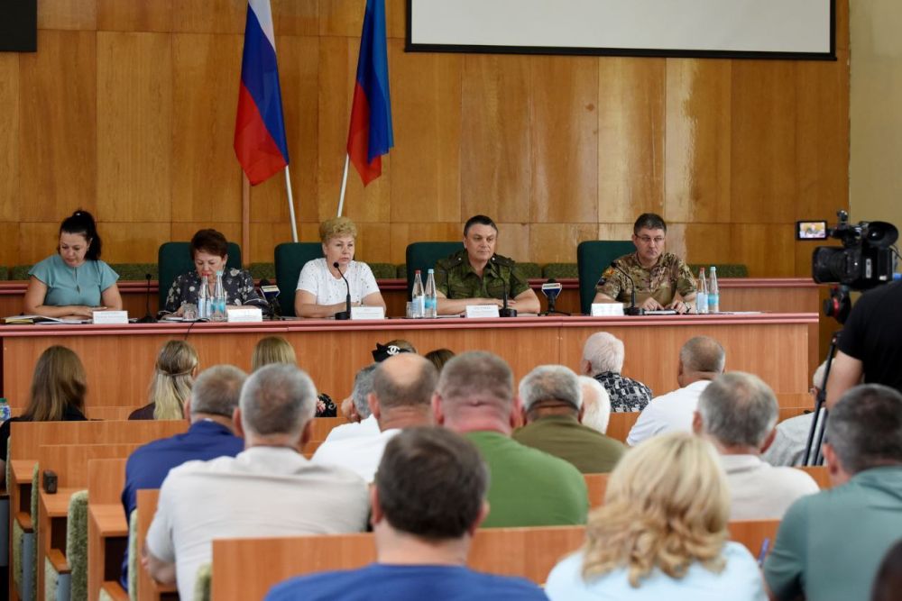 Ольга Бас: С Леонидом Пасечником посетила Старобельский район, где встретились с представителями местных сельхозпредприятий