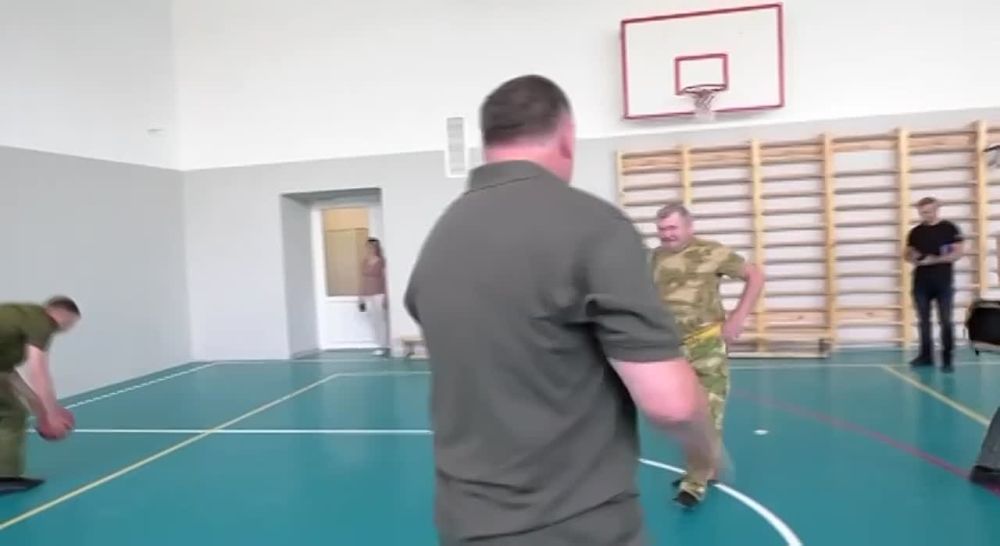 Марат Хуснуллин: После совещания посмотрел, как работают регионы-шефы в Краснодоне