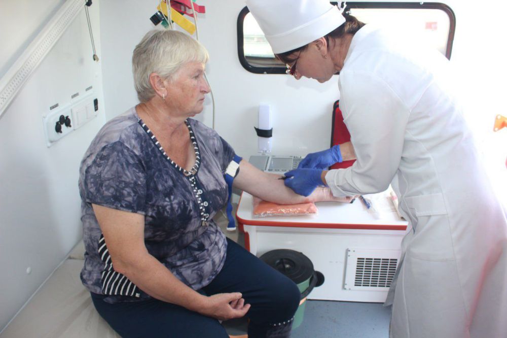 Передвижной фельдшерско-акушерский пункт продолжает свою работу по оказанию медицинской помощи населению