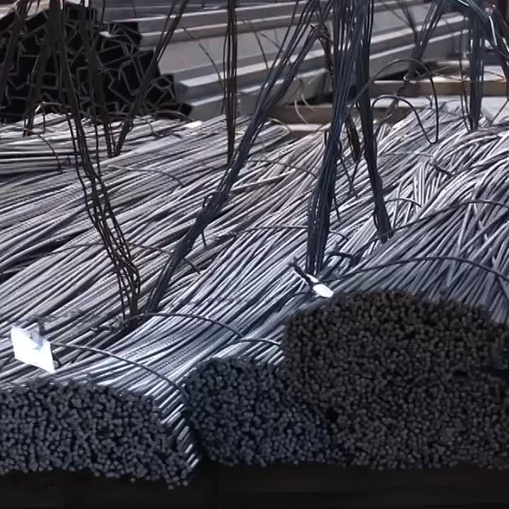 Из порта Мариуполя впервые отправилось судно с произведёнными в ЛДНР стройматериалами