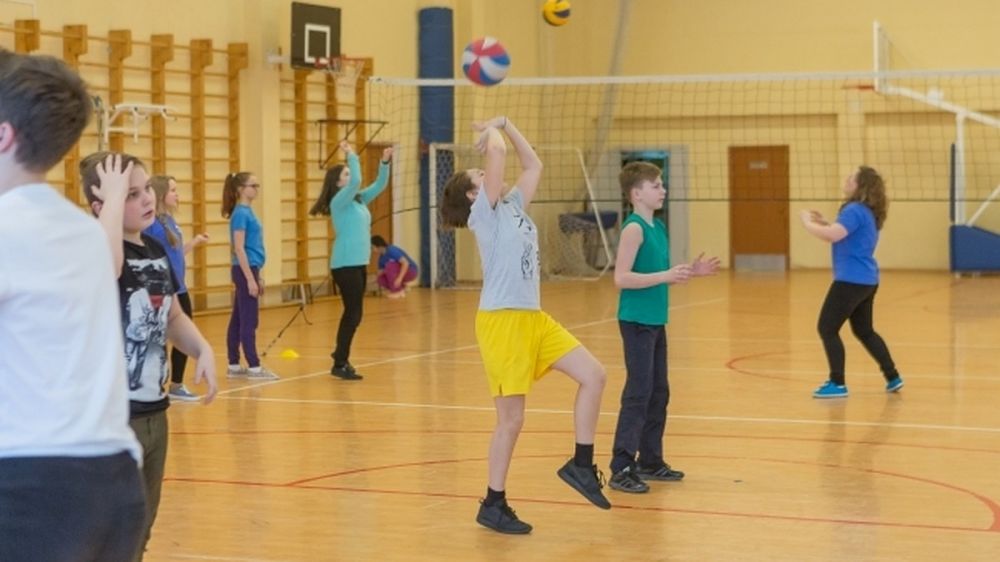 В ЛНР обратятся к шеф-регионам за помощью в ремонте спортобъектов