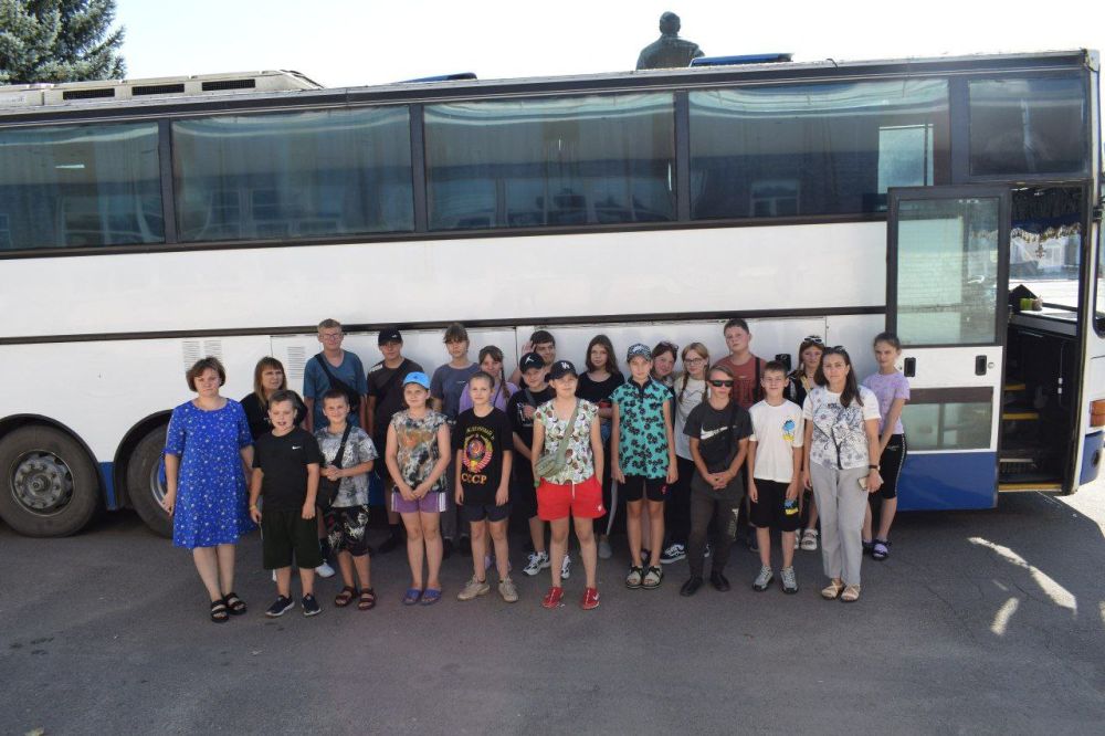 Сергей Колягин: Сегодня, 13 августа, в рамках проекта "Дети Новороссии" на оздоровление отправились дети из городов Горское и Золотое Первомайского городского округа