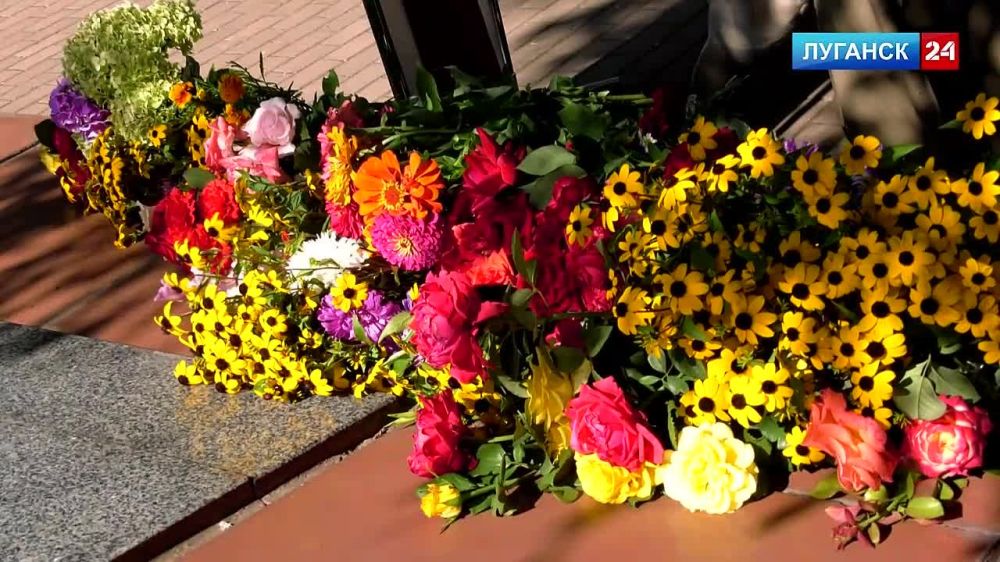 Ровно девять лет назад Ирмино впервые подвергся удару со стороны укронацистов, погибли люди, получили серьезные повреждения дома и объекты инфраструктуры