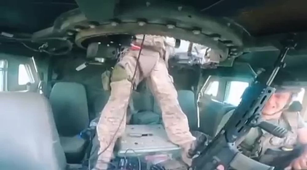 ������ �������: ���������� ������� ������ ���������� �� Humvee �� �������, �� ���-�� ����� �� ���
