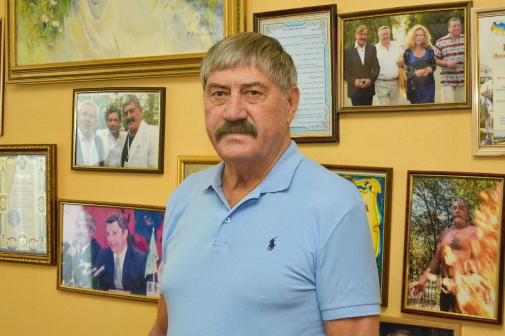 Президент Российской Федерации Владимир Путин своим указом присвоил звание "Заслуженный деятель искусств Российской...