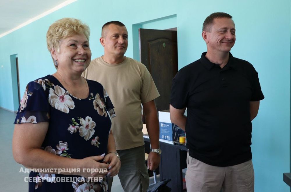 Николай Моргунов: В Северодонецк с рабочим визитом приехала сенатор Российской Федерации от ЛНР Ольга Бас. Вместе мы посетили ряд учреждений образования, спорта и культуры
