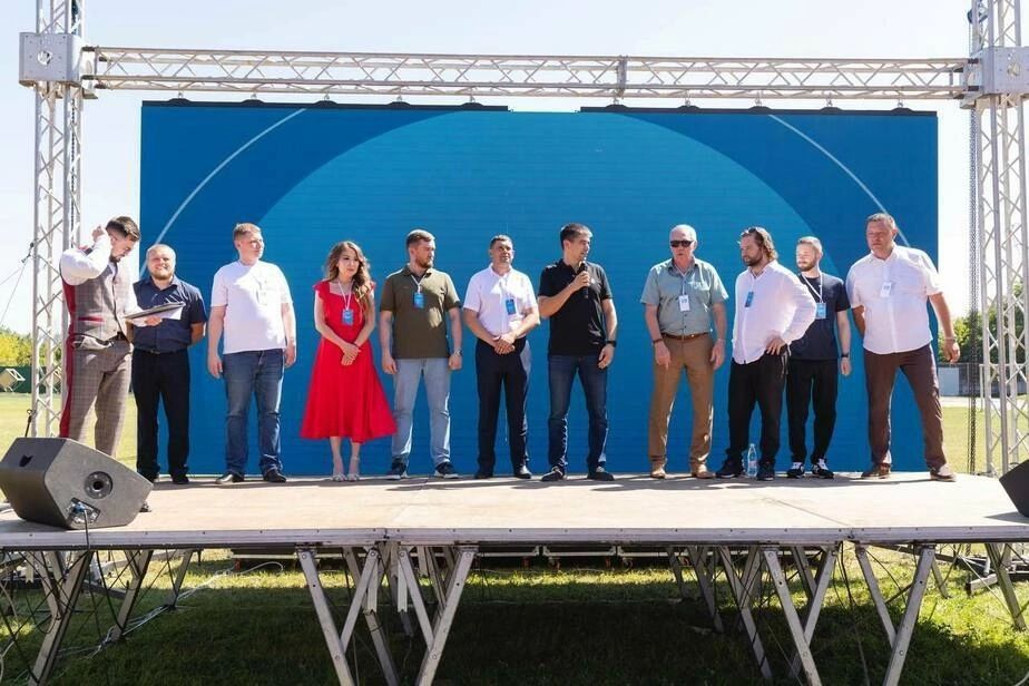 Первые богатырские игры «ГероиZaСПОРТ» прошли на стадионе МЧС в Луганске, сообщили в Минспорта ЛНР