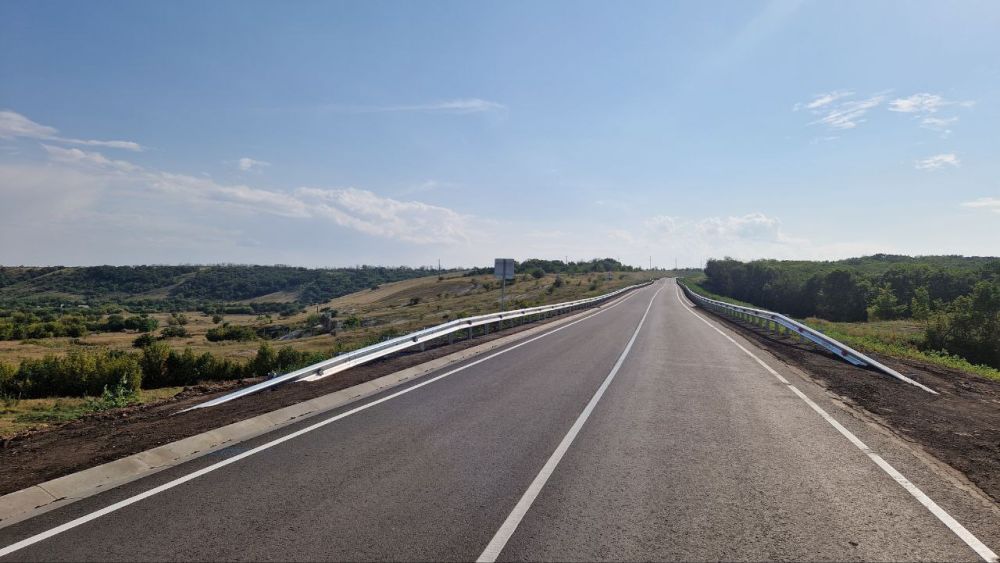 Дорожники в ЛНР уложили 92% запланированного в этом году асфальта