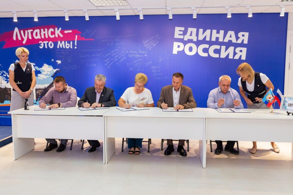 Ольга Бас: Сегодня приняла участие в торжественной церемонии специального гашения государственного знака почтовой оплаты...