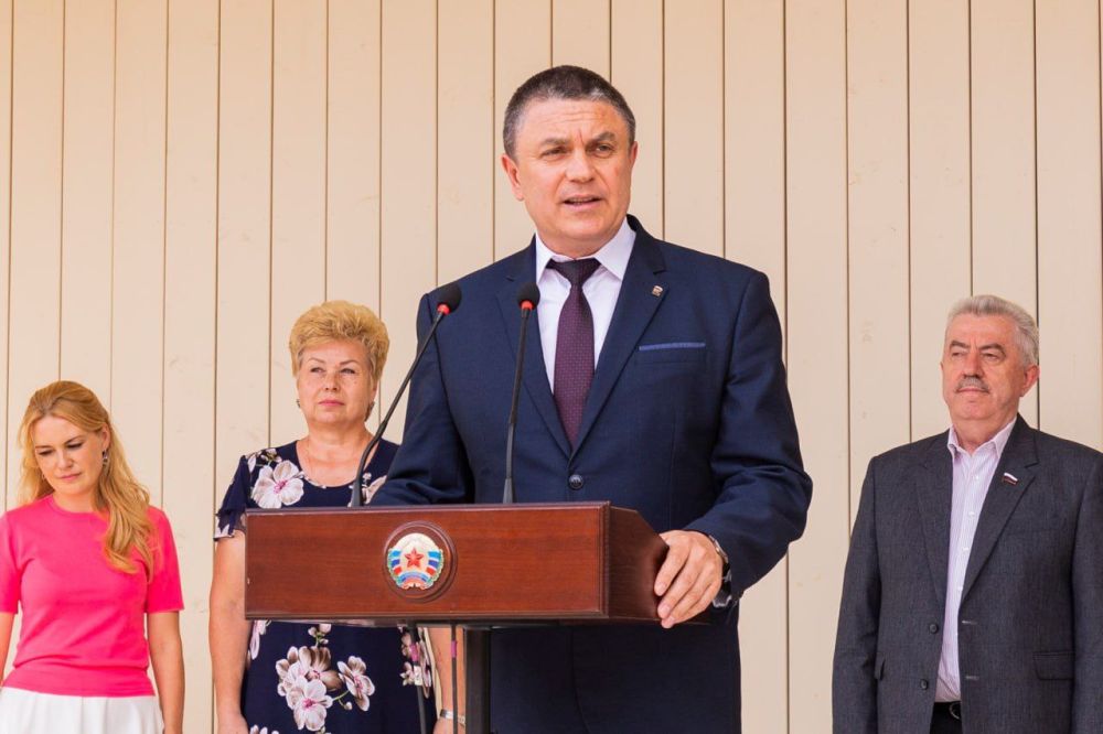 Ольга Бас: В первый осенний день совместно с представителями власти приняла участие в открытии реконструированного сквера имени Героев «Молодой гвардии»