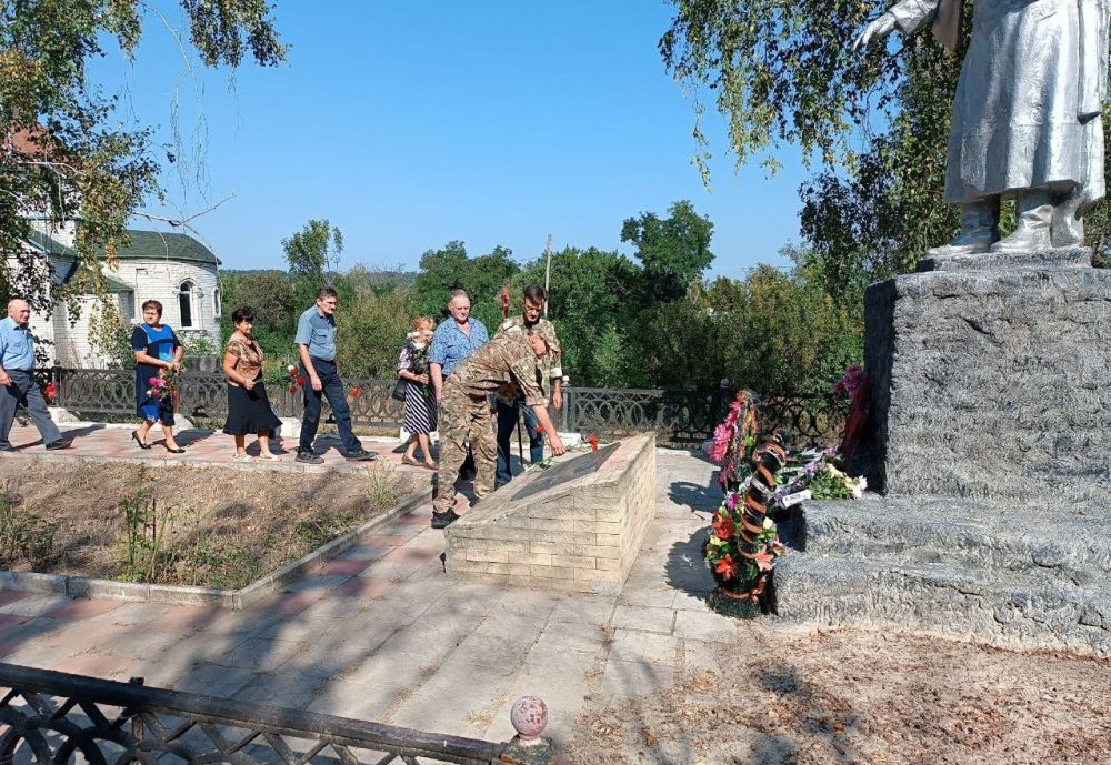 Сегодня, 3 сентября, в городах Горское и Золотое, а также в пгт Нижнее были проведены мероприятия, посвященные 80-й годовщине со Дня освобождения населенных пунктов от немецко–фашистских захватчиков