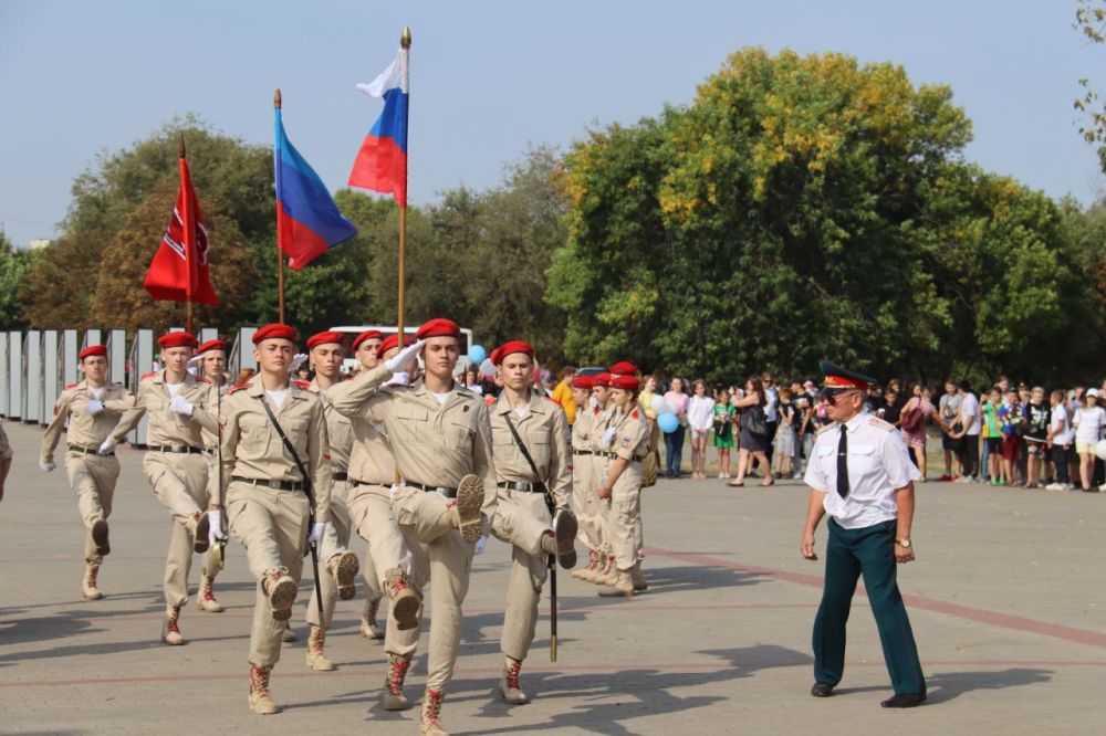 Ольга Бас: С гордостью за наше молодое поколение разделила со школьниками Республики церемонию приема в ряды «Юнармии»