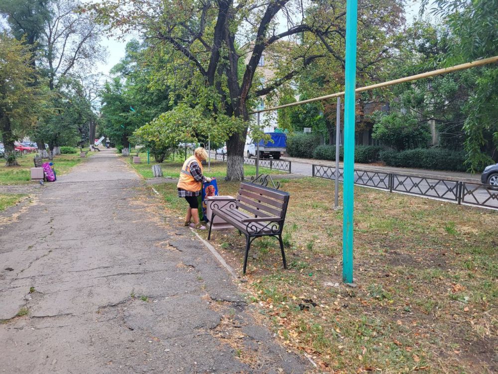 МУП «ДЭРСУ» продолжают работы по благоустройству территории и поддержанию чистоты города