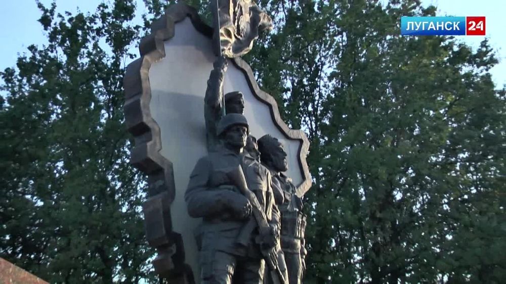 Ольга Бас возложила цветы к памятным местам, посвященным защитникам Донбасса