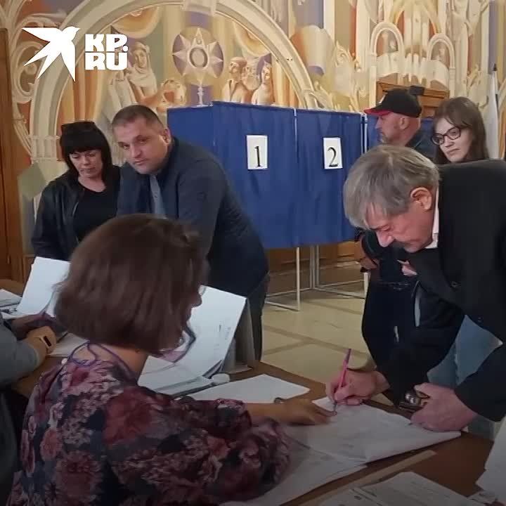 Михаил Голубович дал интервью «Комсомольской правде» во время голосования