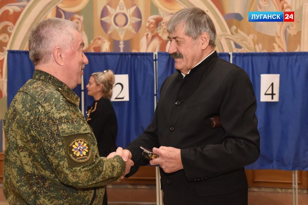 Почётный гражданин Луганска, Народный артист ЛНР, заслуженный деятель искусств РФ Михаил Голубович вместе с жителями Республики принял участие в голосовании