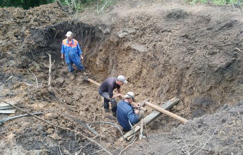 Новая авария на водоводе не позволяет восстановить подачу воды в Стаханов, Ирмино и Кировск